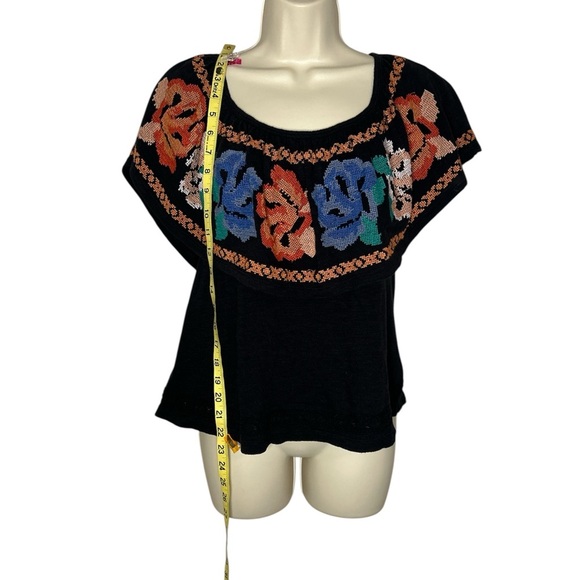 Floral Embroidered Black Blouse - Picture 3 of 5